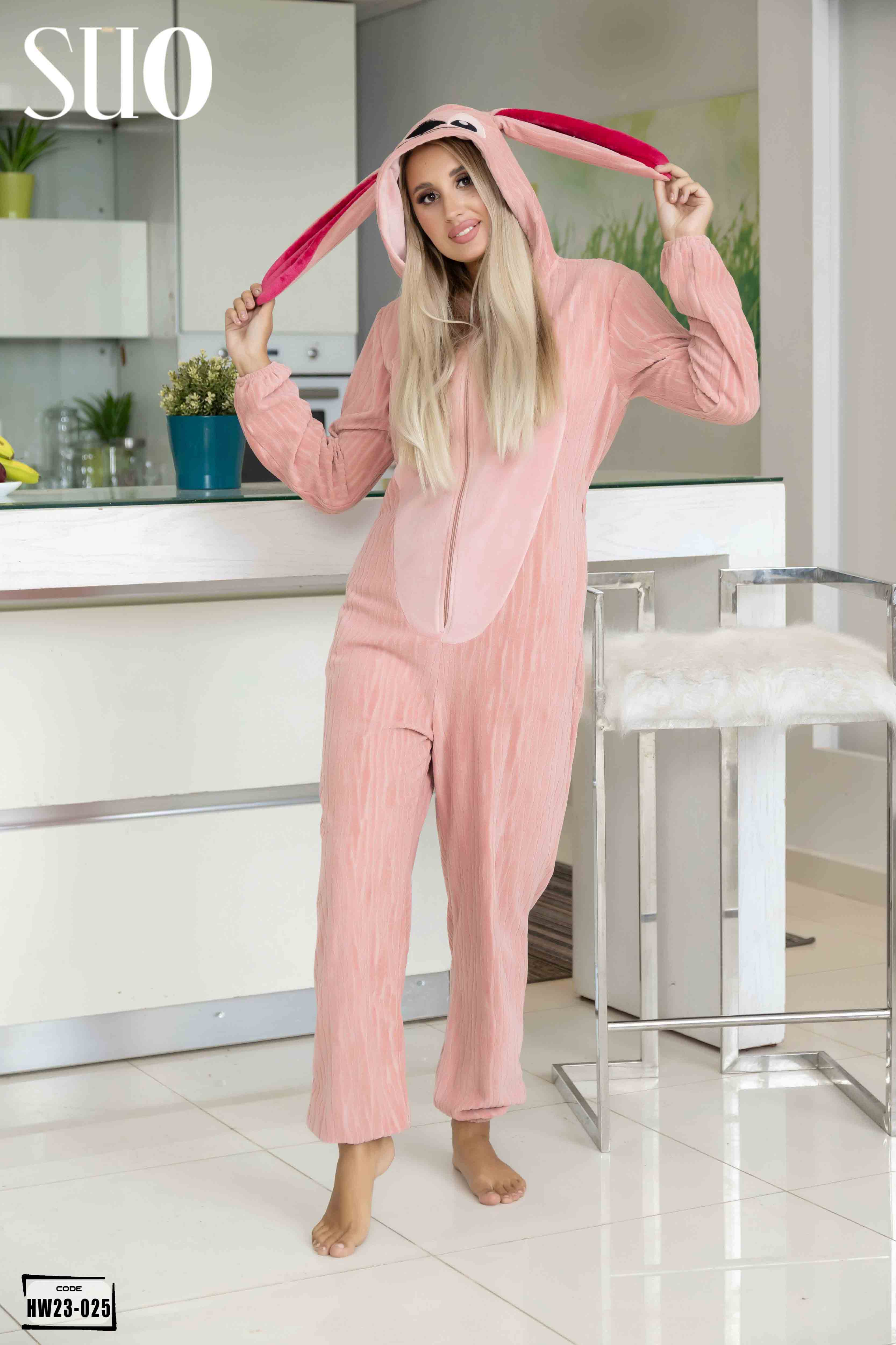 A Hooded Jumpsuit with Long Sleeves and 2 Pockets